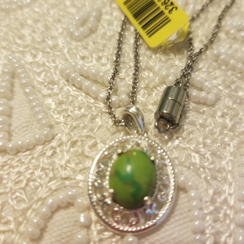 Mojave green turquoise sterling silver pendant wit